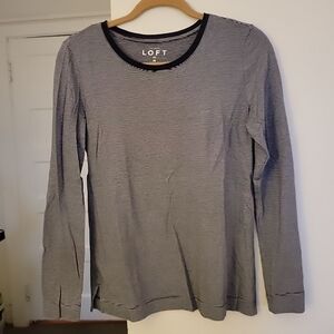 Ann Taylor LOFT LONG SLEEVE STRIPED light Top M